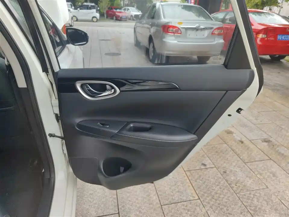 Nissan Xuan Yi Nissan Xuan Yi