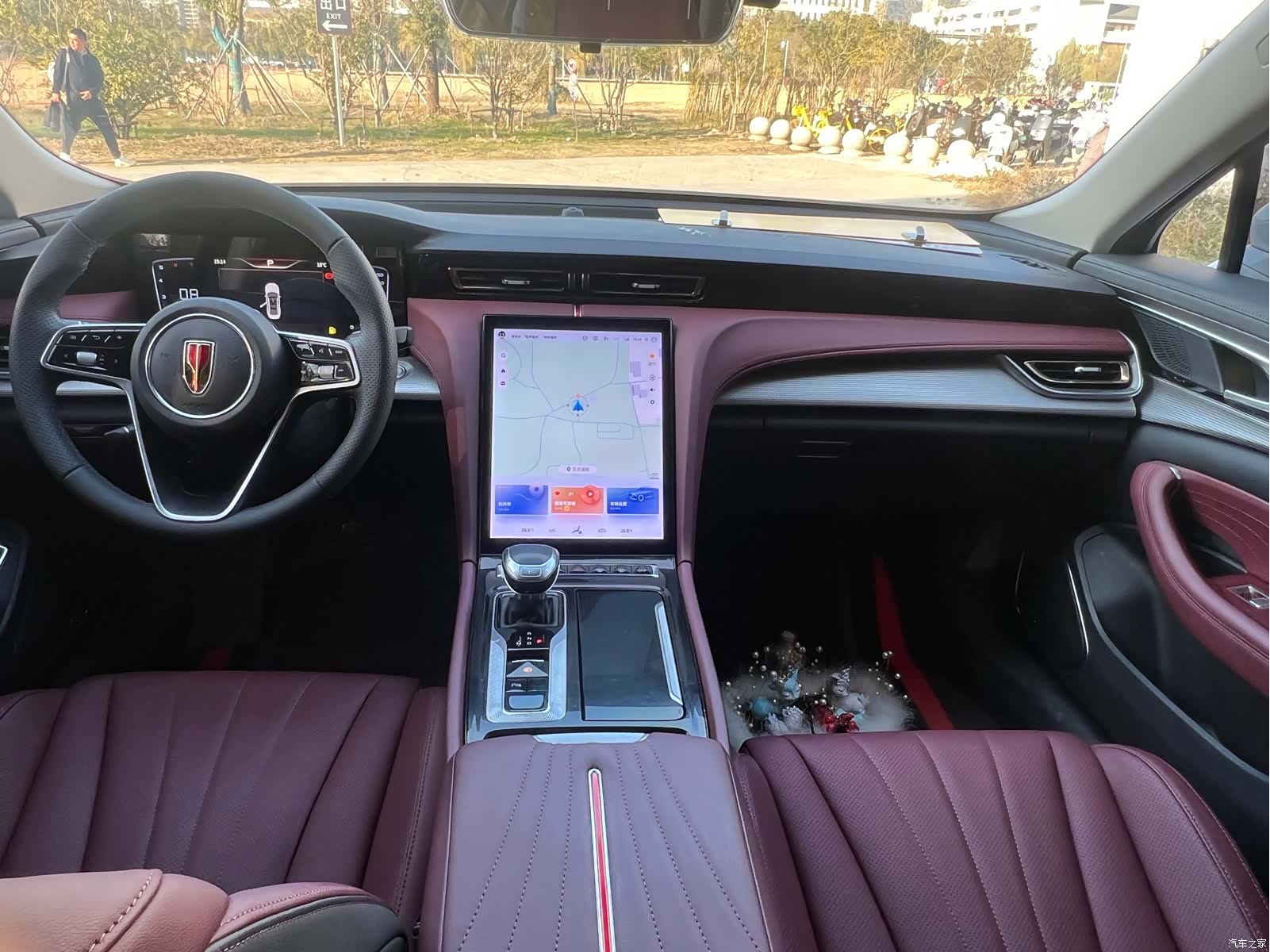 Hongqi H5, 2022 11