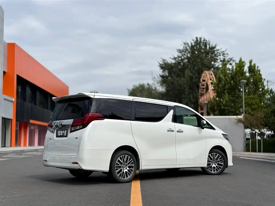 Toyota Elfa