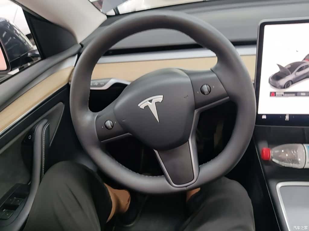 Tesla Model Y, 2022 11
