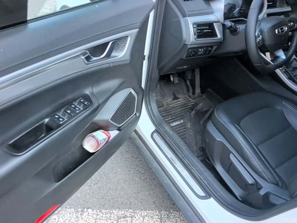 Geely Emgrand, 2019 16