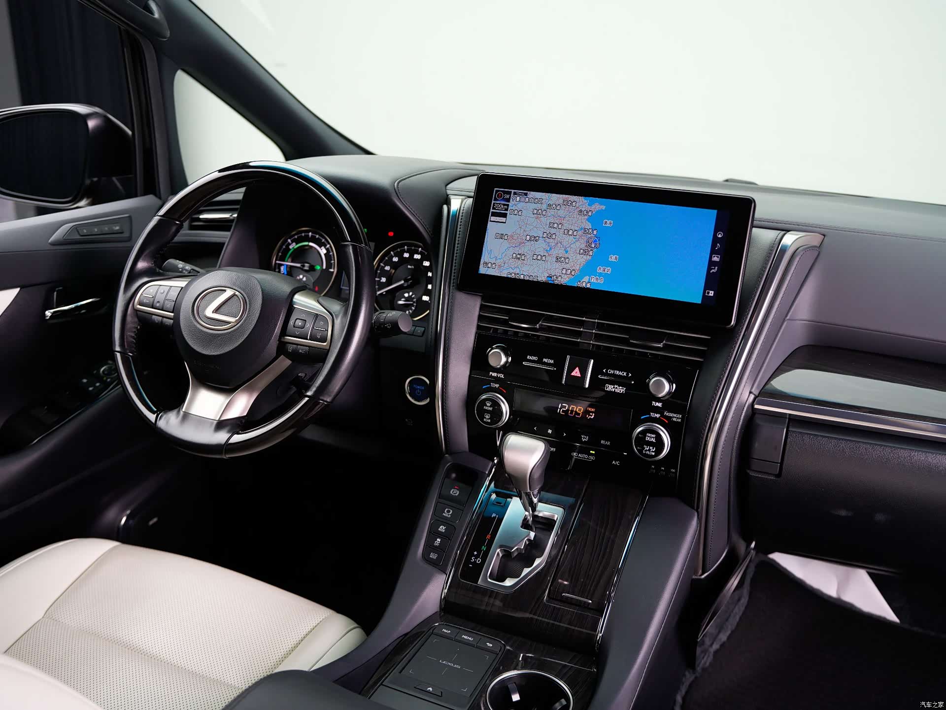 Lexus LM, 2021 19