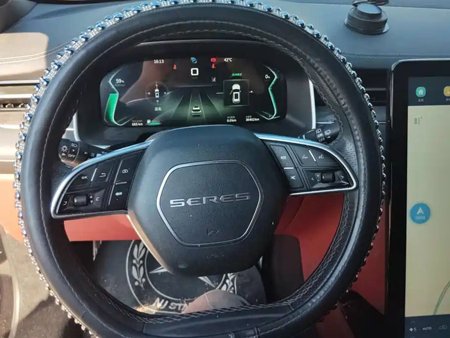 SERES Sailis SF5 SERES Sailis SF5