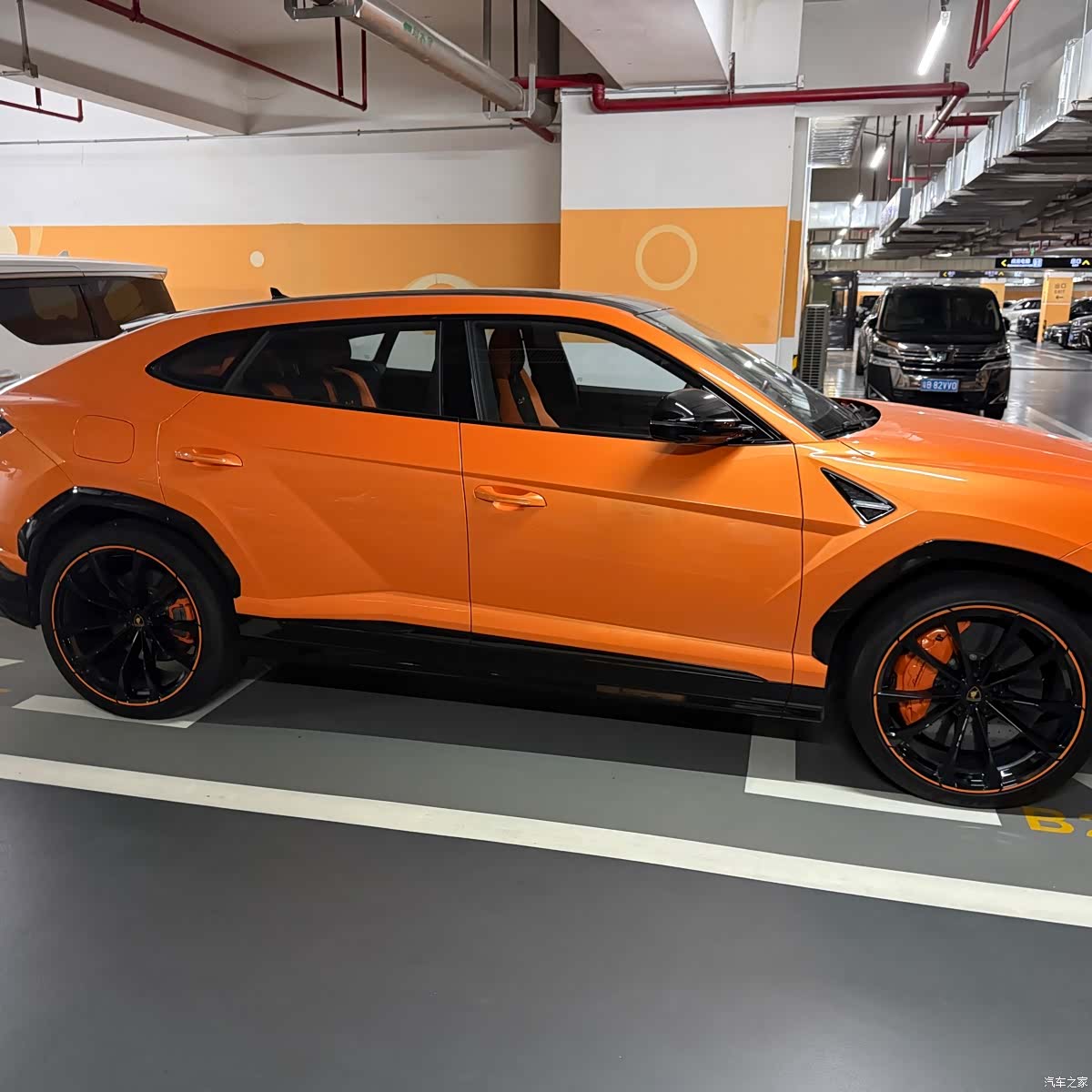 Lamborghini Urus, 2023 15