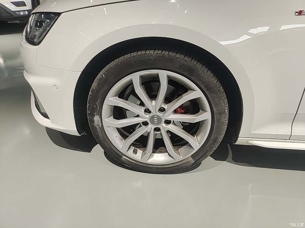 Audi A4L, 2019 23