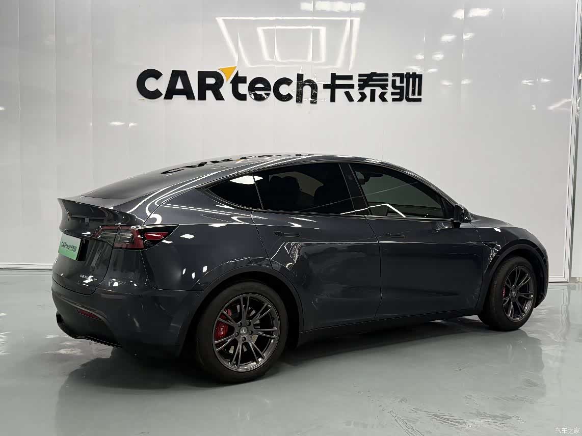 Tesla Model Y, 2024 16