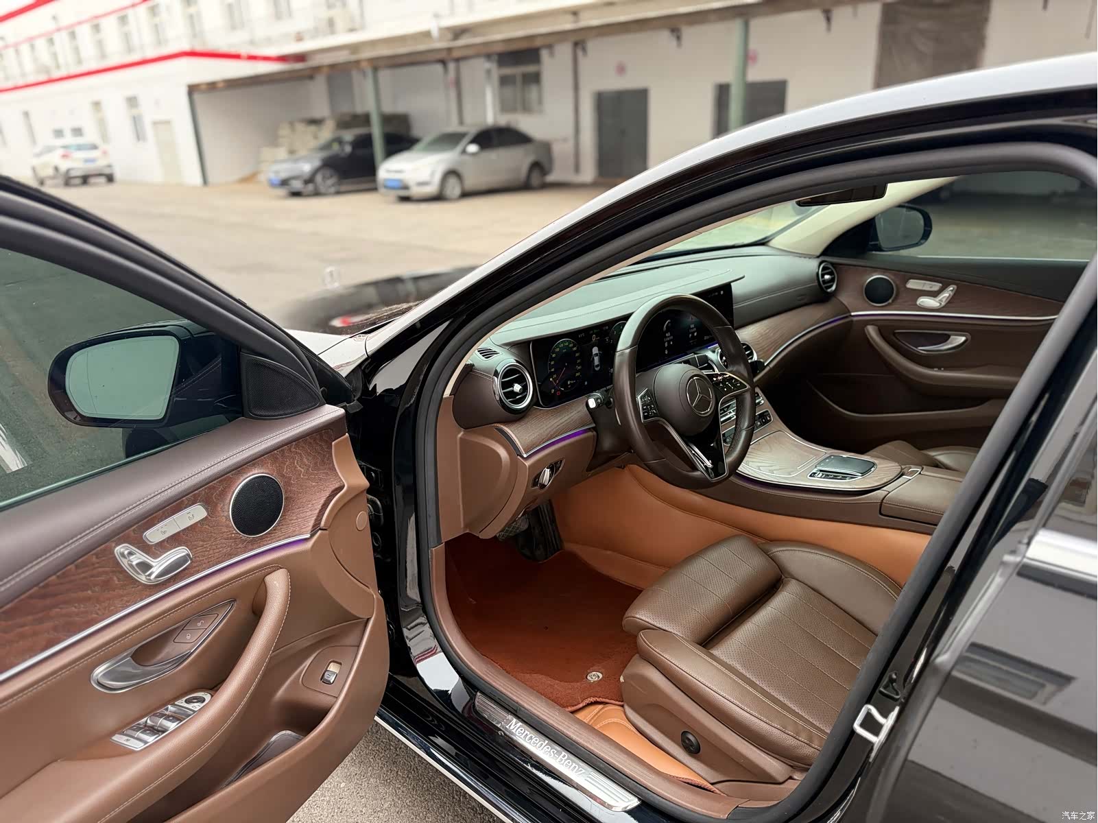 Mercedes-Benz E-Class, 2022 11
