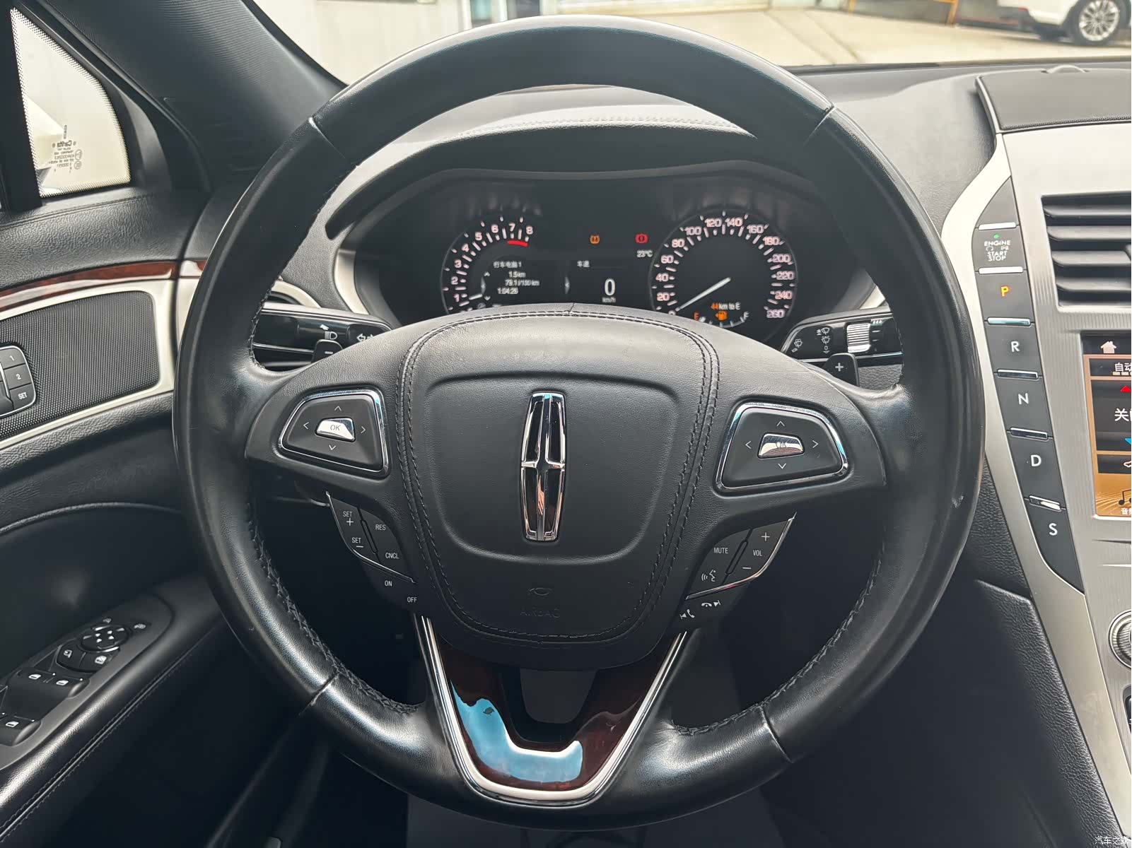 Lincoln MKZ, 2019 7