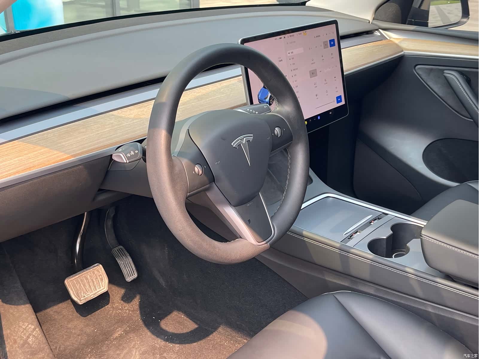 Tesla Model Y, 2022 13