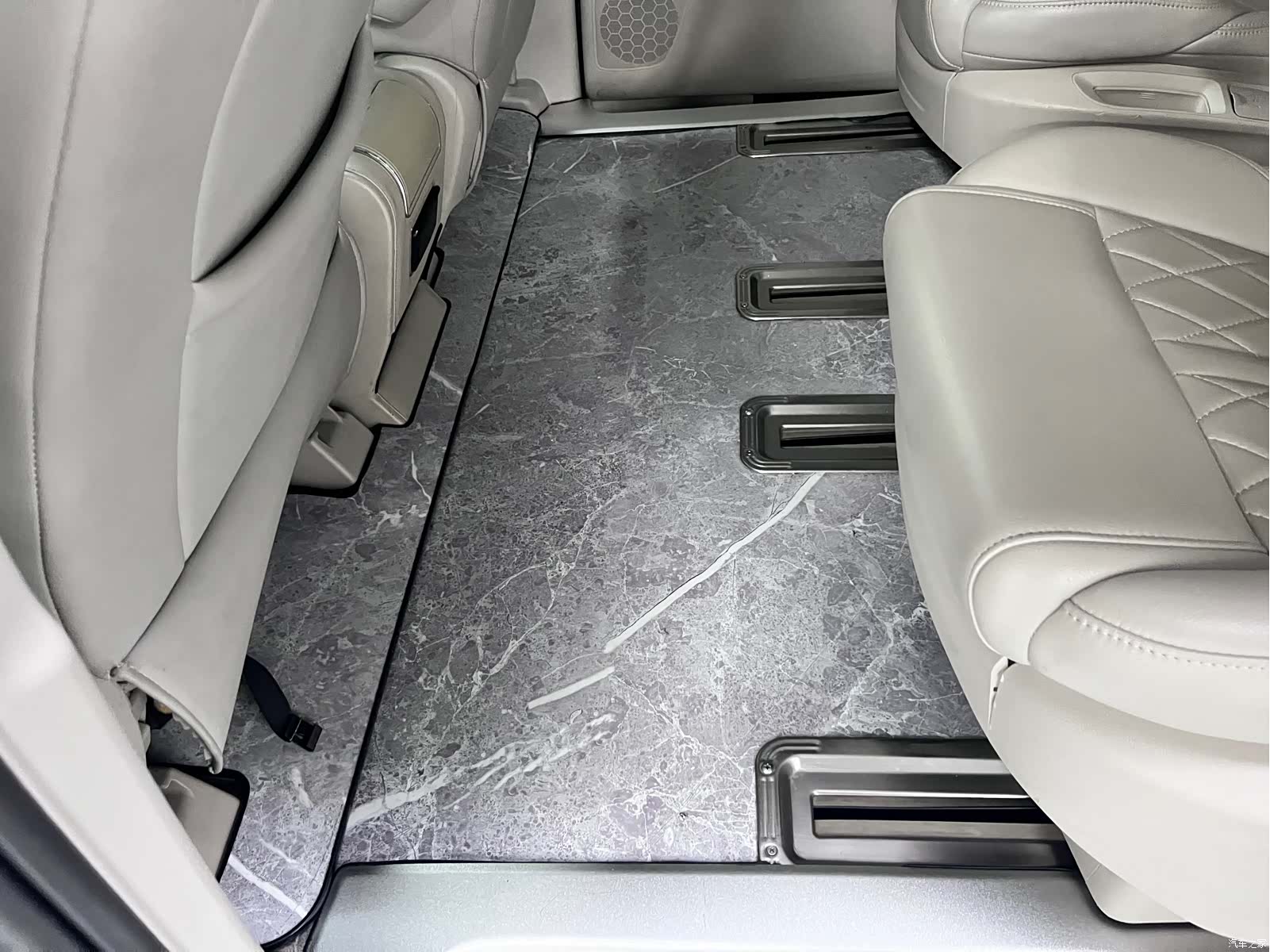 Buick GL8, 2019 8