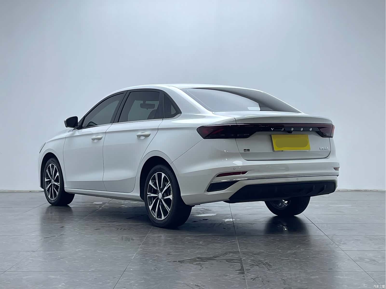 Geely Emgrand, 2026 21