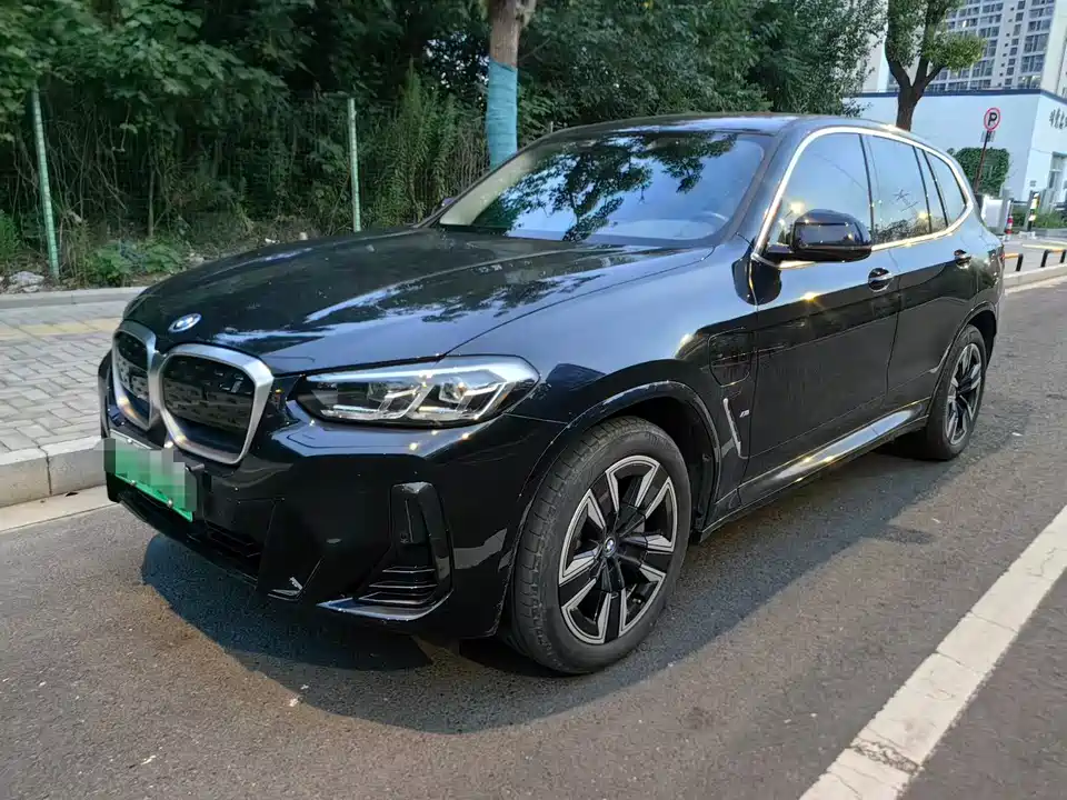 BMW iX3
