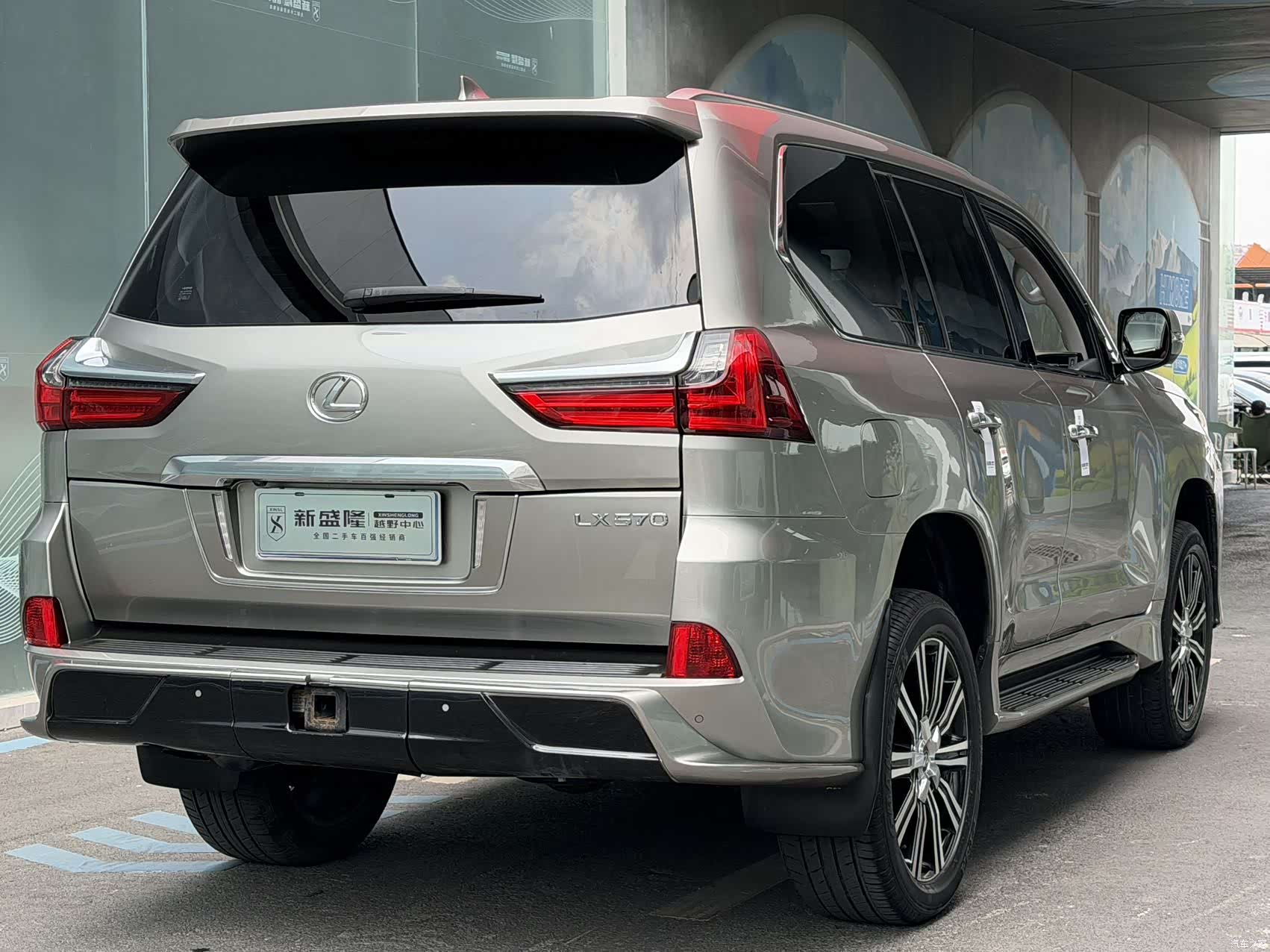 Lexus LX, 2020 все фото