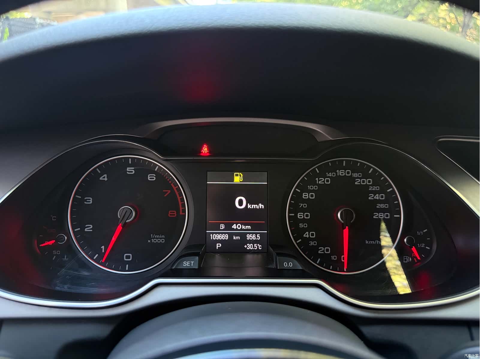 Audi A4L, 2016 24
