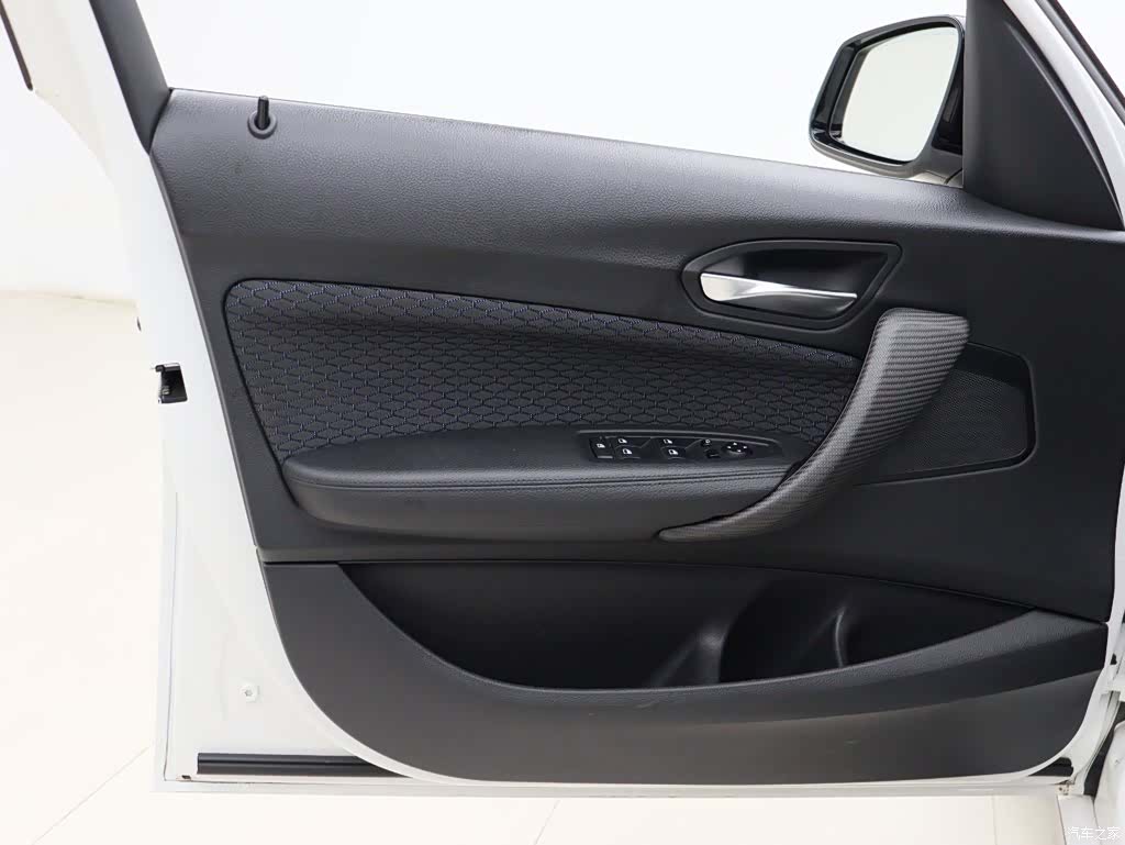 BMW 1 Series, 2017 все фото