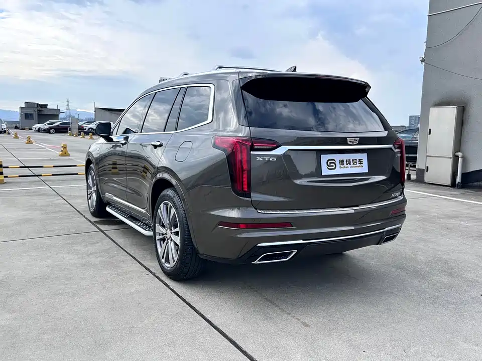 Cadillac XT6
