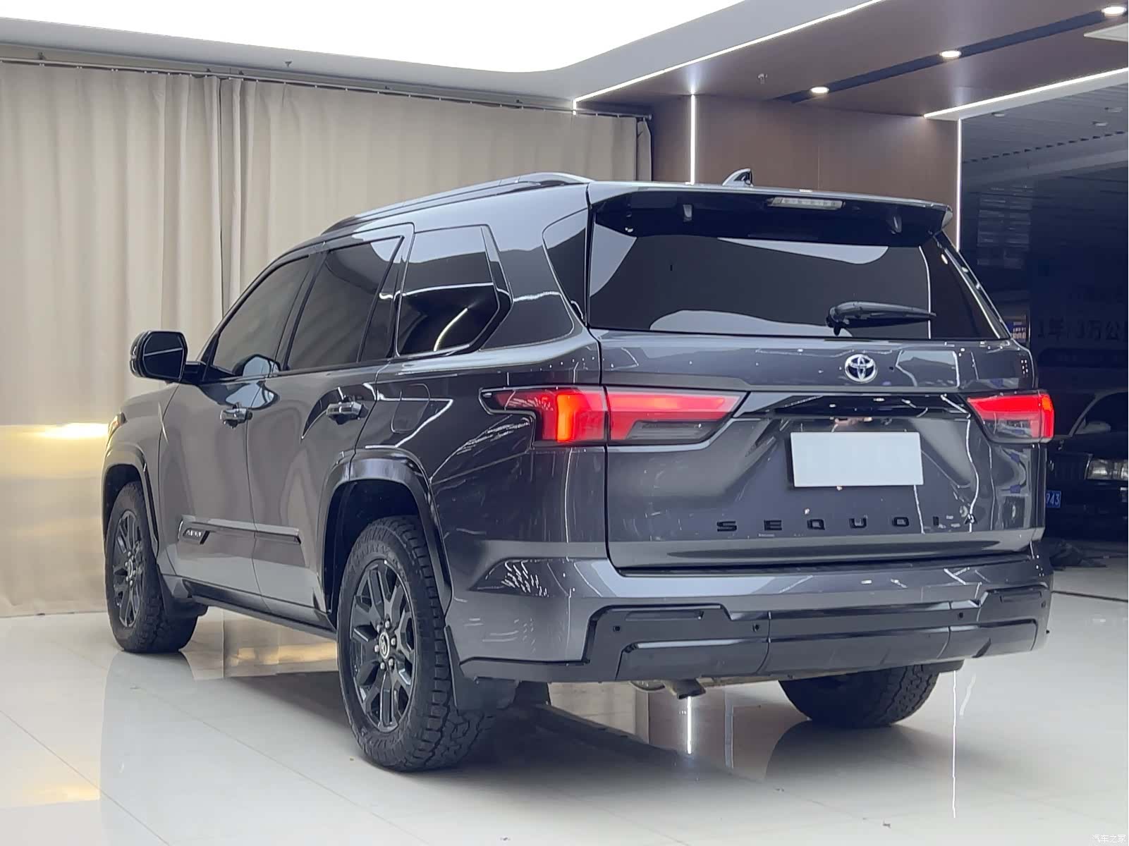 Toyota Sequoia, 2023 18