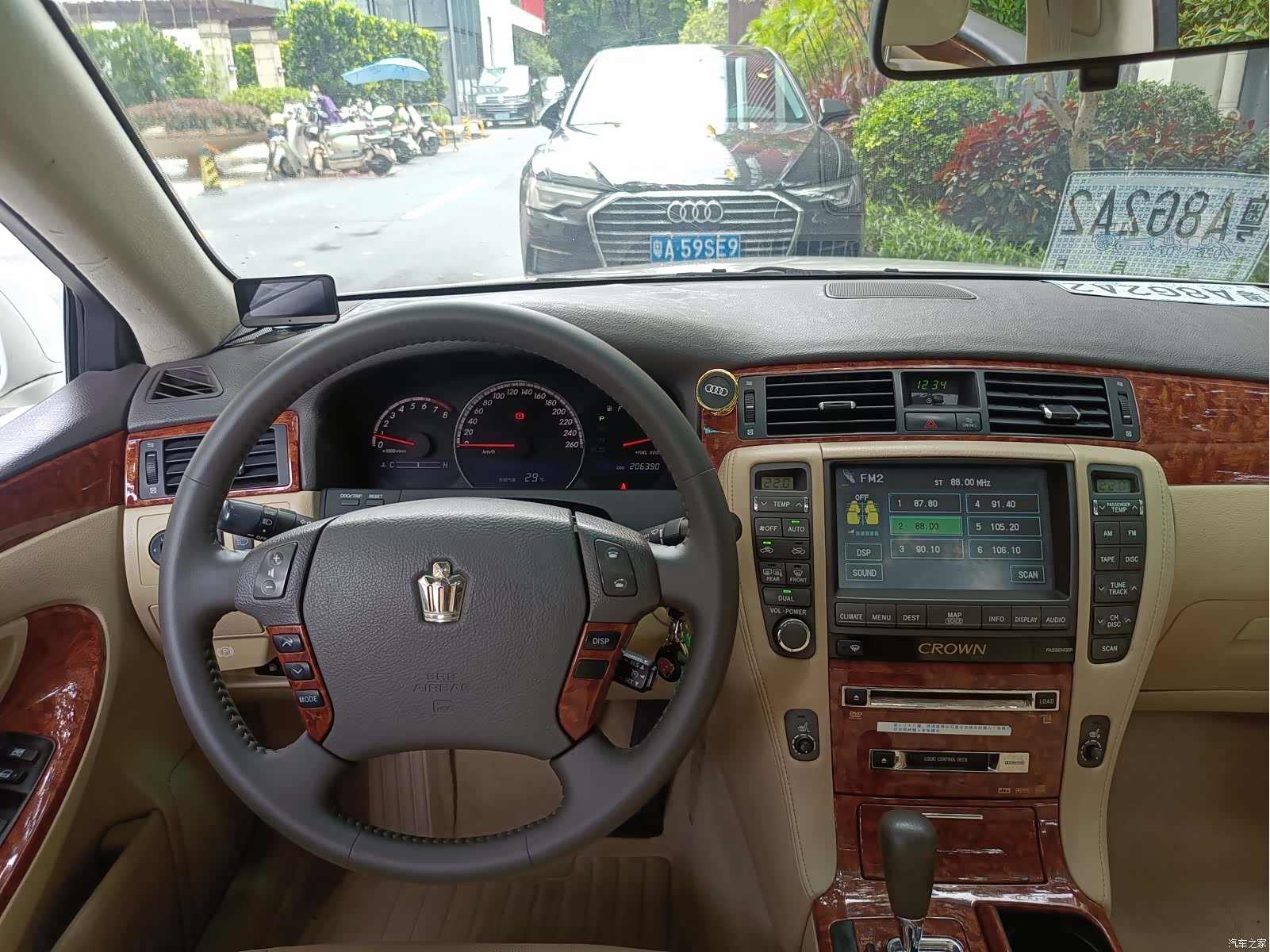 Toyota Crown, 2008 11