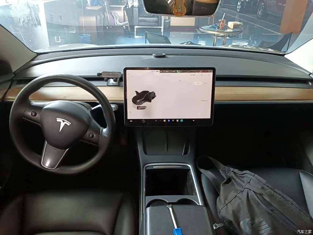Tesla Model 3, 2023 10