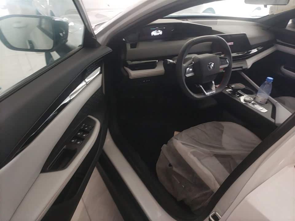 Changan UNI-V Smart iDD Changan UNI-V Smart iDD