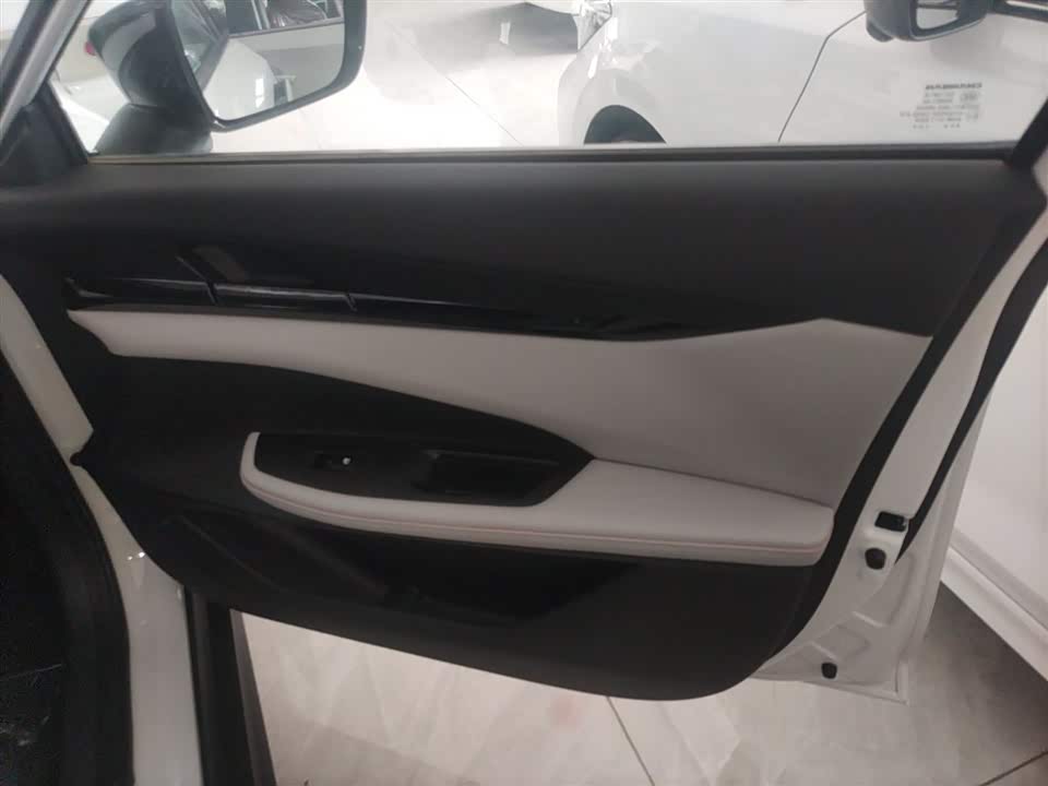 Changan UNI-V Smart iDD Changan UNI-V Smart iDD