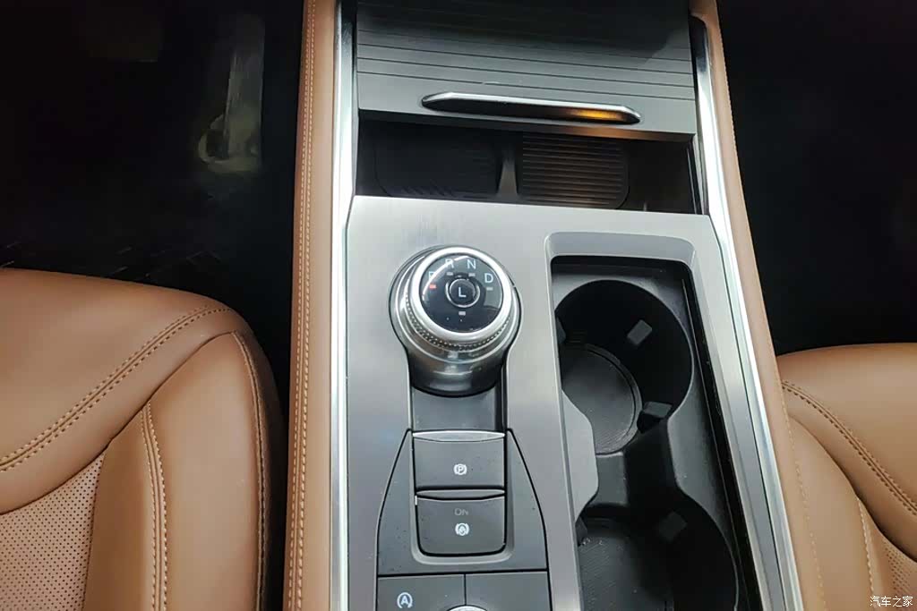 Ford Explorer, 2023 16