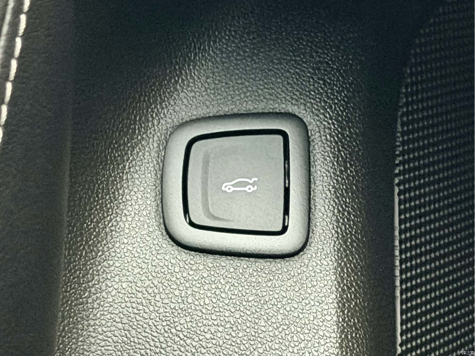 Cadillac CT5, 2023 25