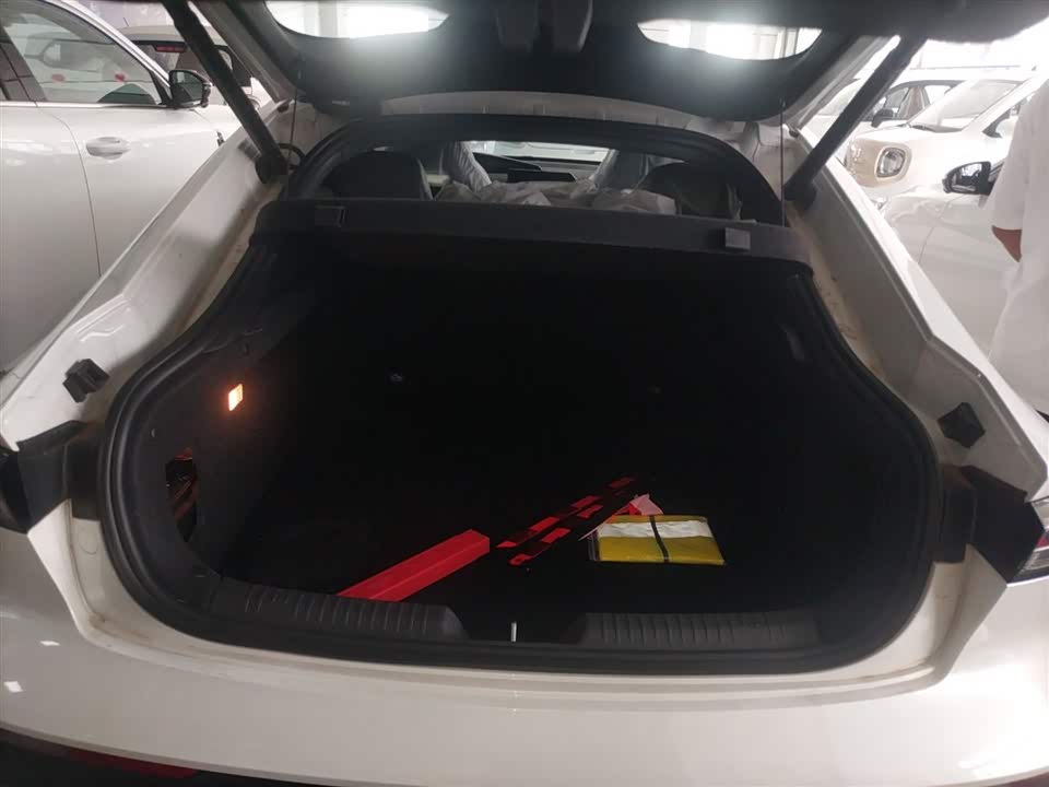 Changan UNI-V Smart iDD Changan UNI-V Smart iDD