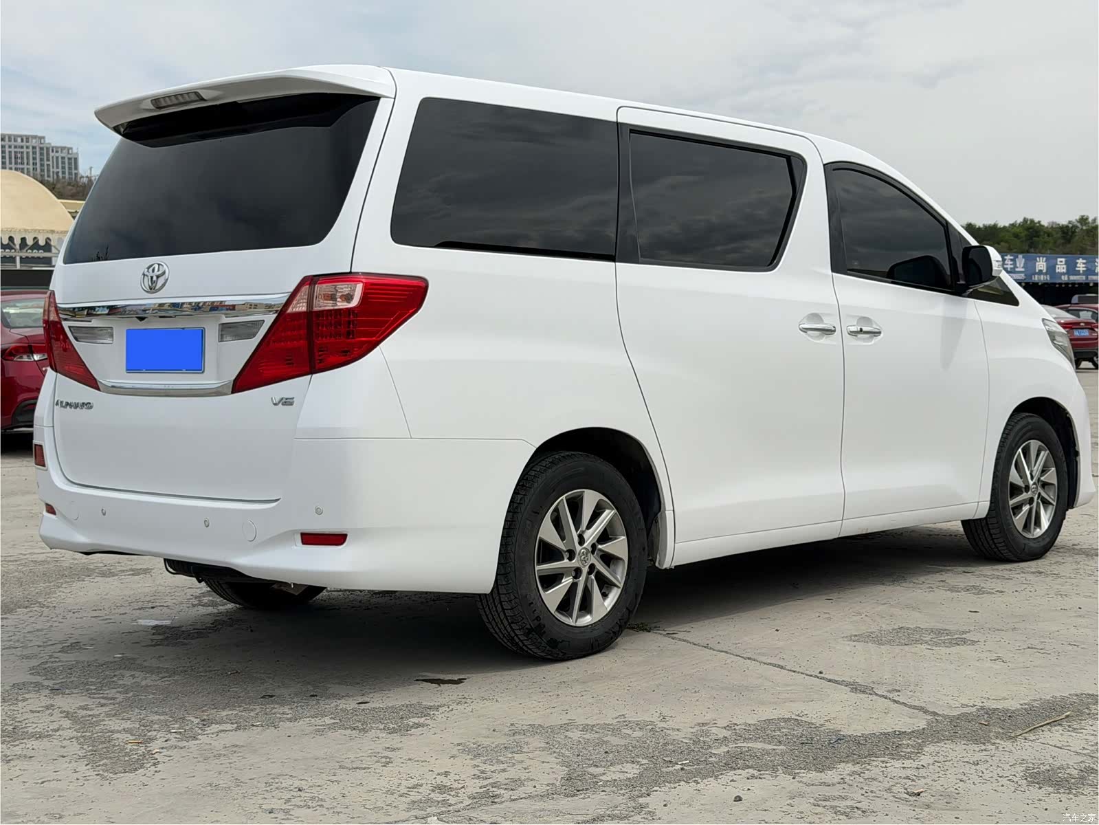 Toyota Alphard, 2014 4