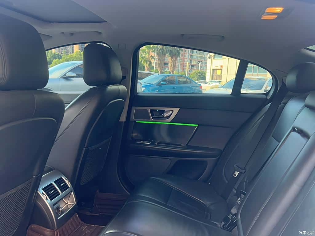 Jaguar XF, 2014 7