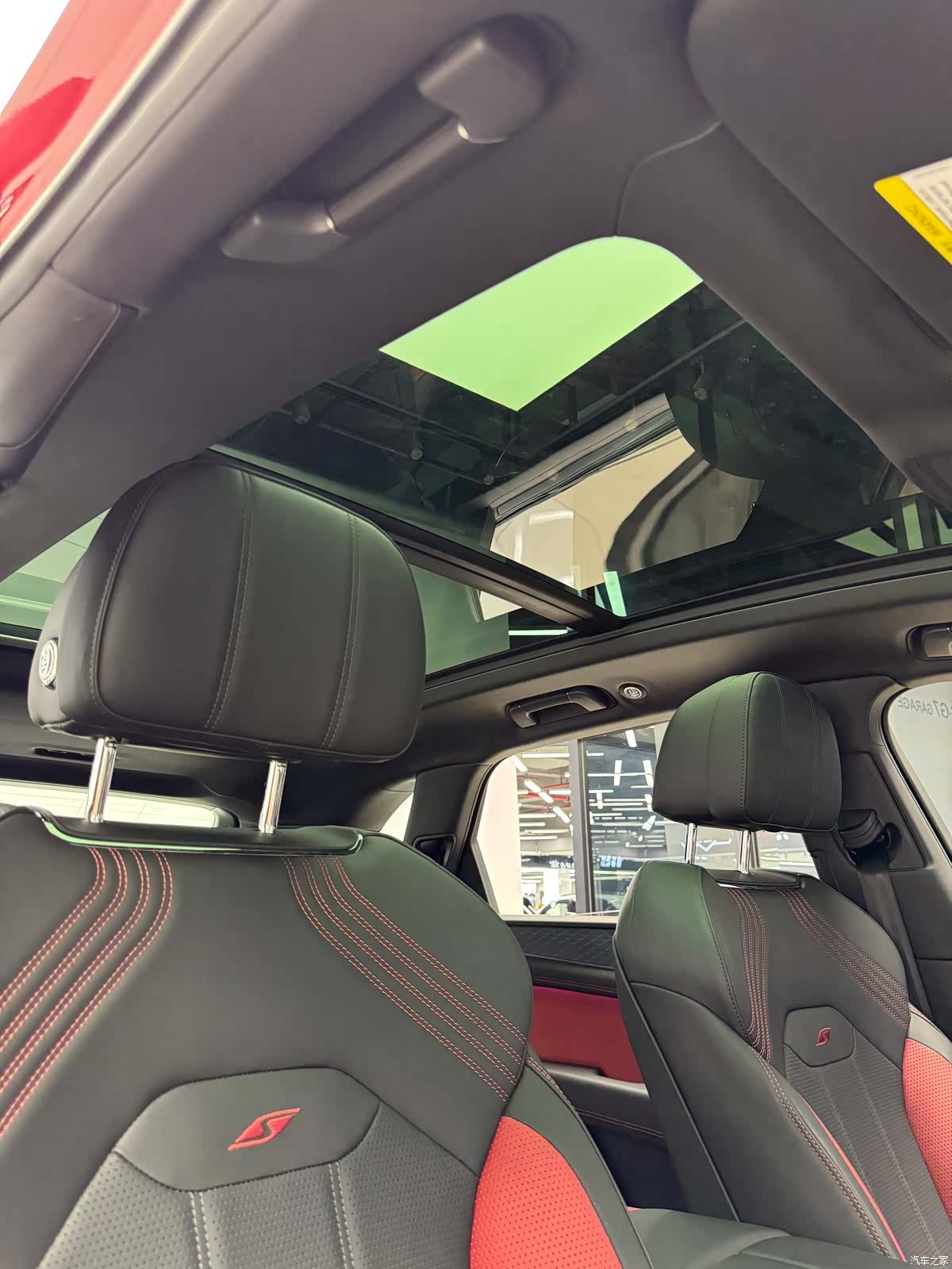 Bentley Bentayga, 2022 28