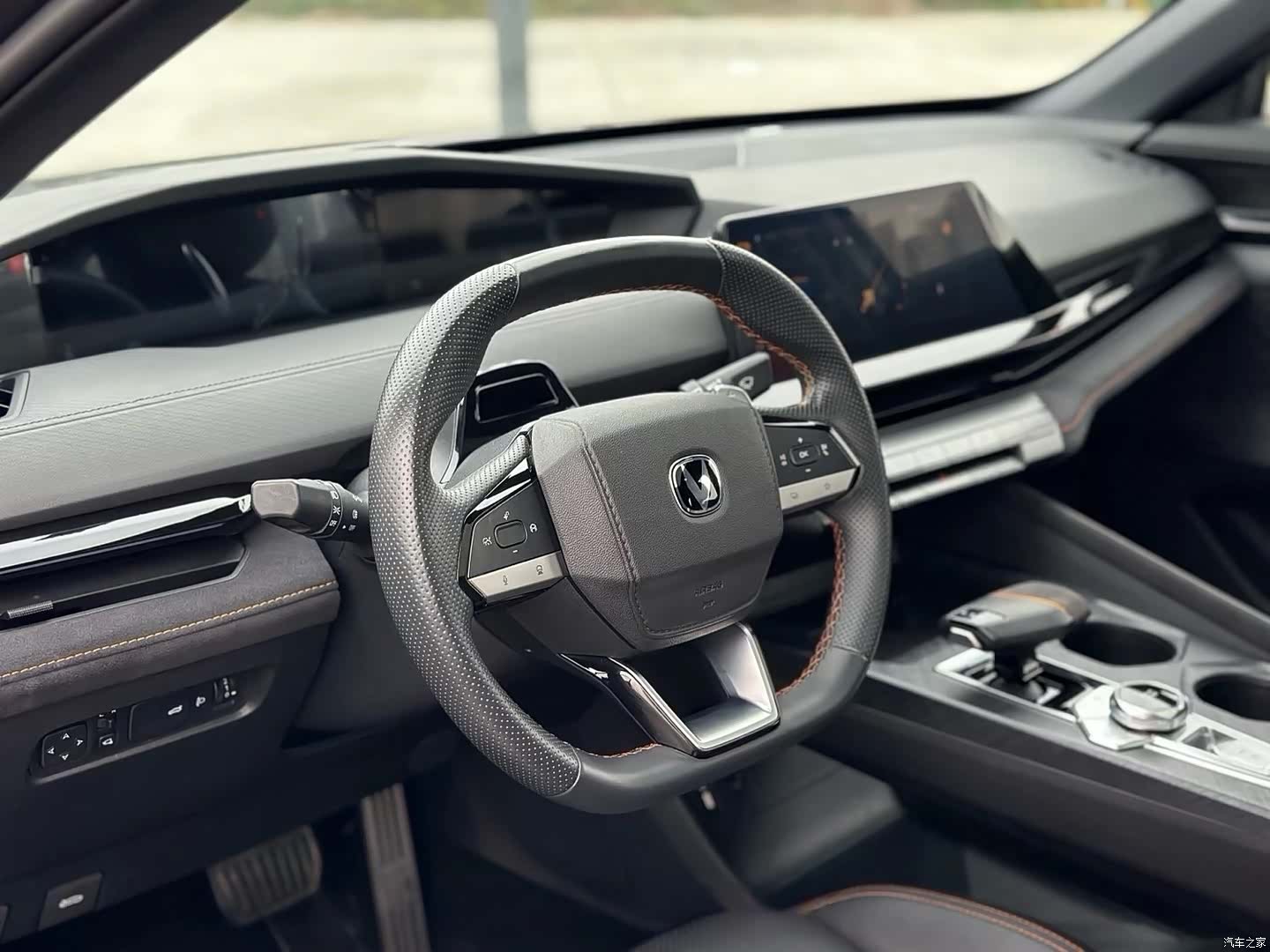Changan UNI-V, 2023 13