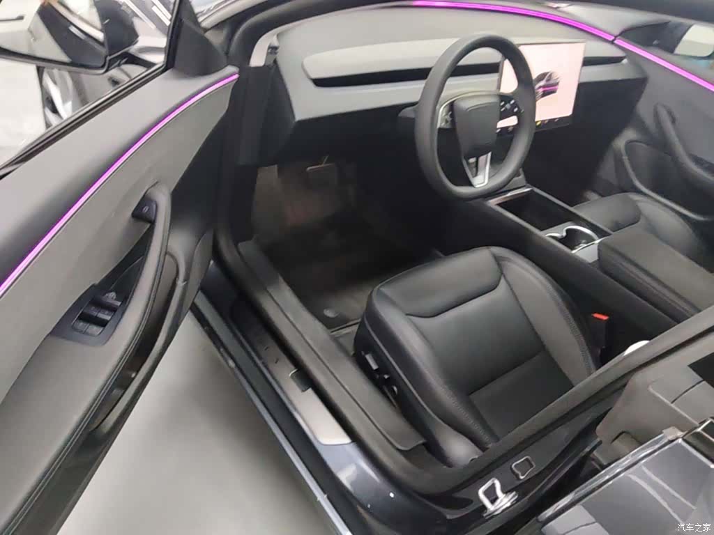 Tesla Model 3, 2025 16