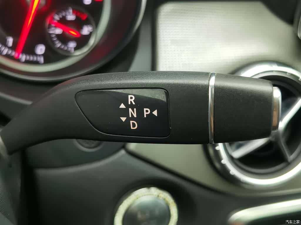 Mercedes-Benz CLA, 2018 13