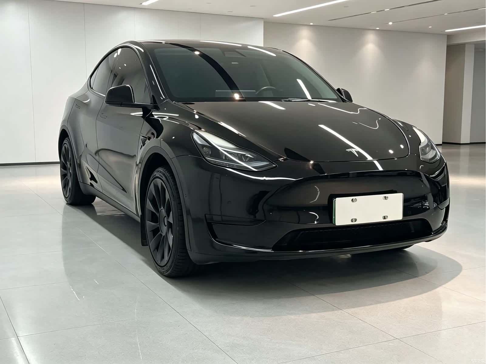 Tesla Model Y, 2023 3