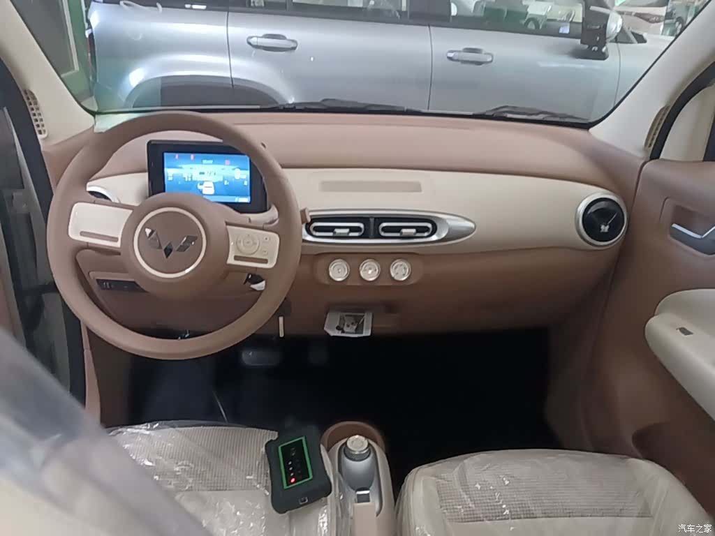 Wuling MINIEV, 2026 10