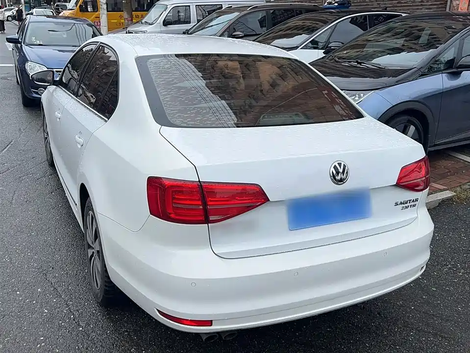 Volkswagen Sagitar