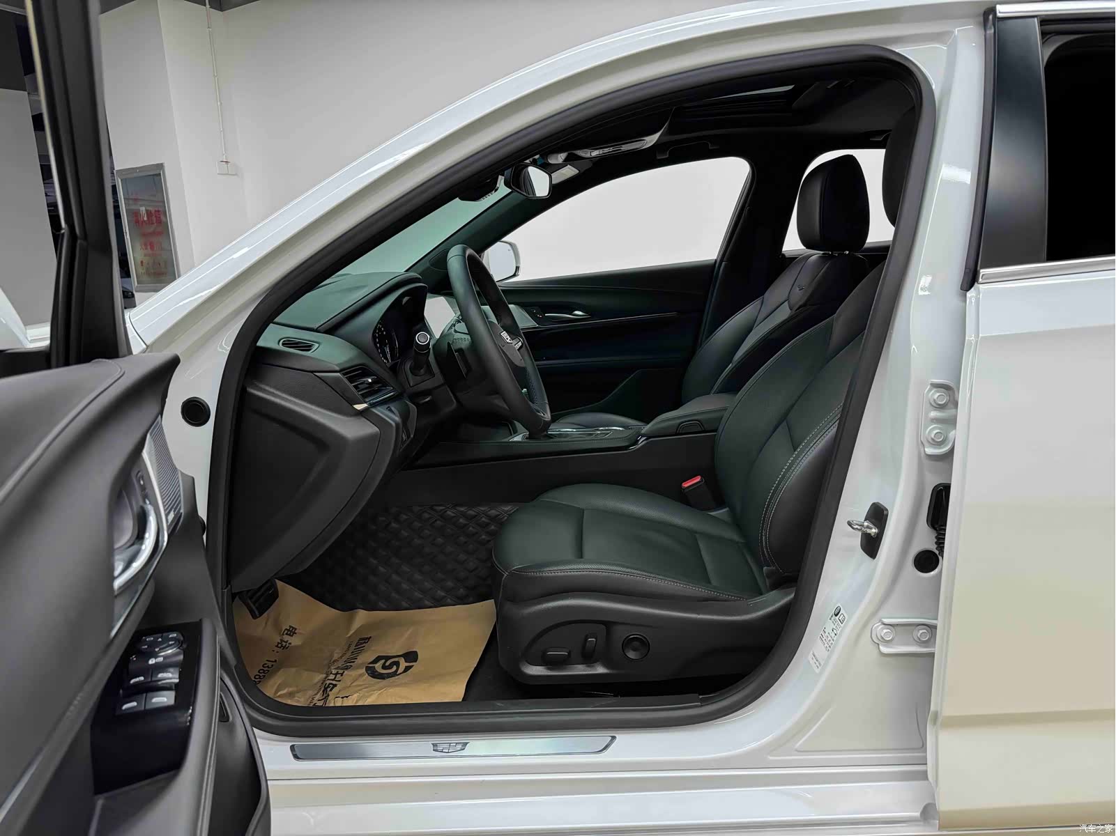 Cadillac CT4, 2023 12