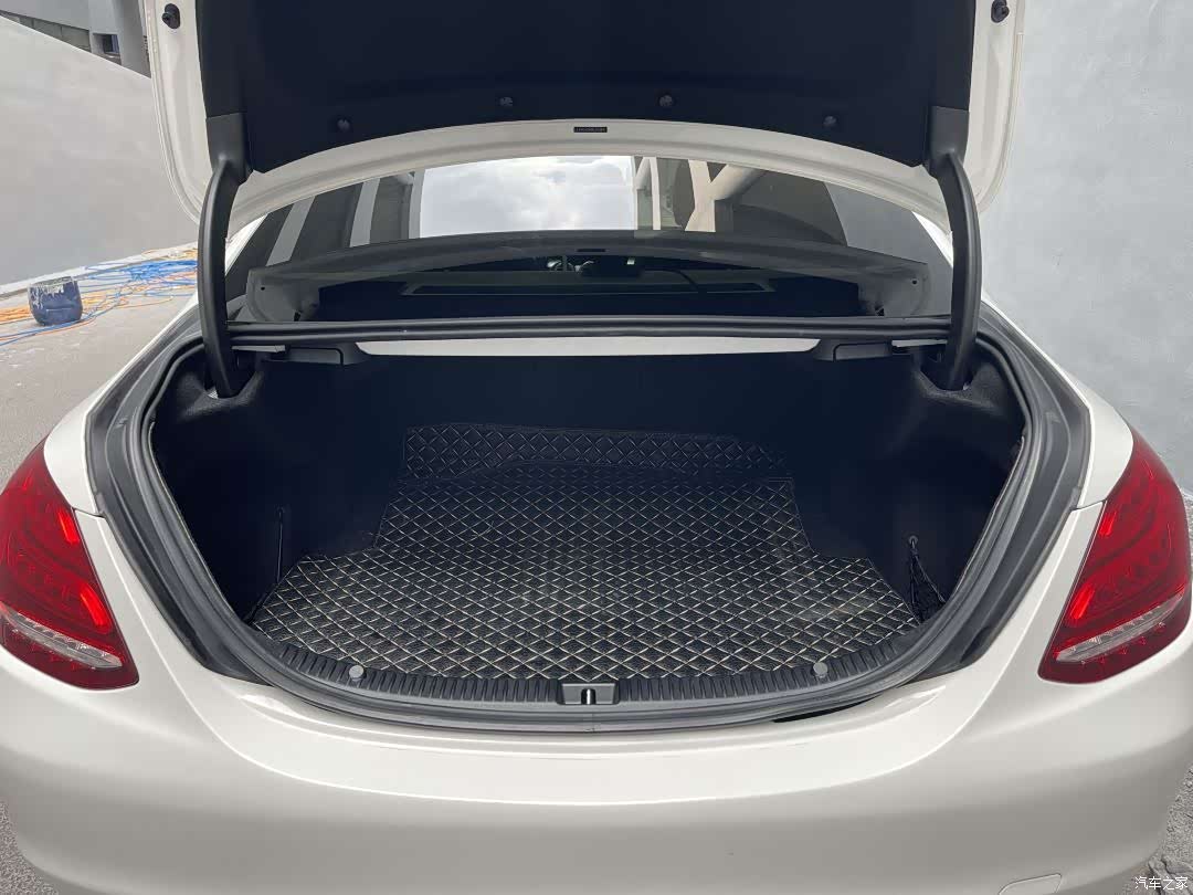 Mercedes-Benz C-Class, 2015 7