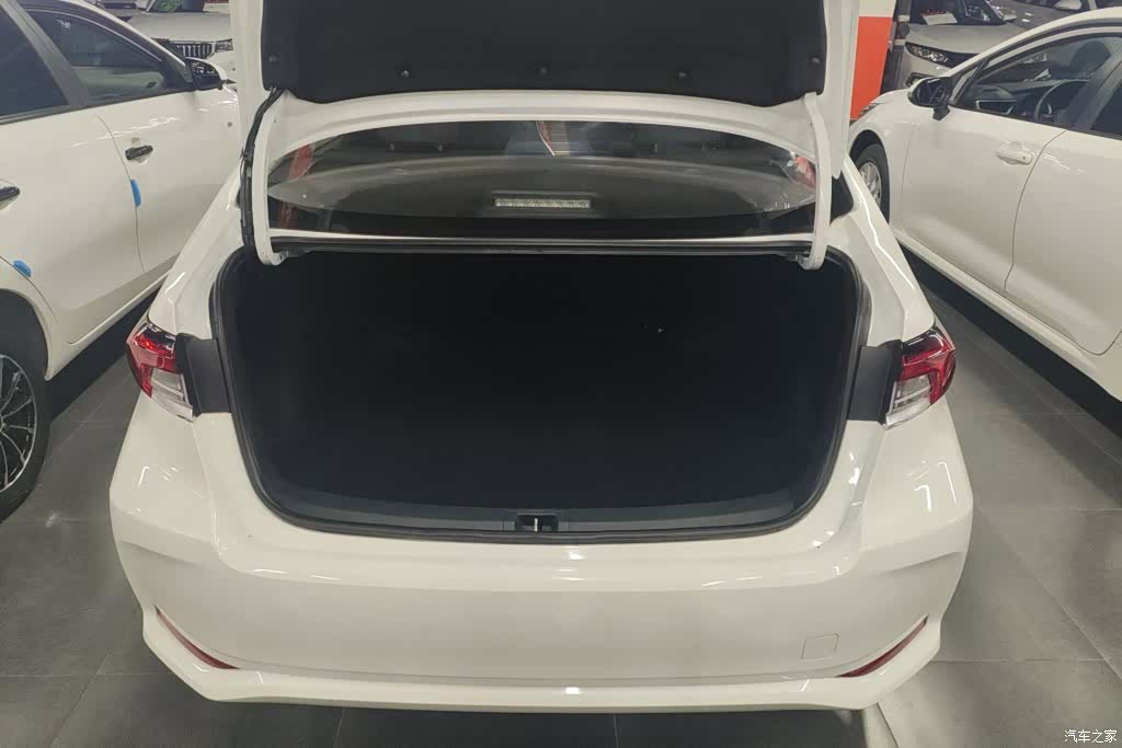 Toyota Corolla, 2023 4