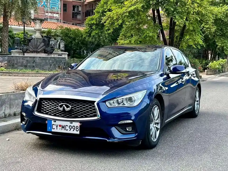 Infiniti Q50L