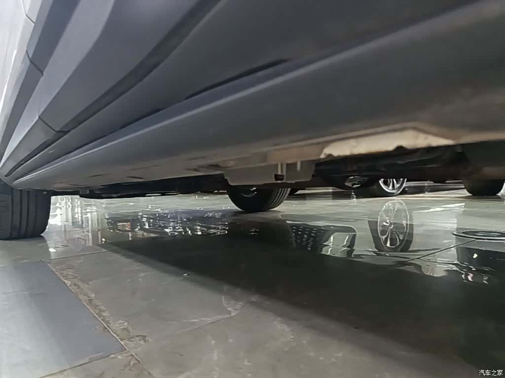 Geely Coolray, 2022 22