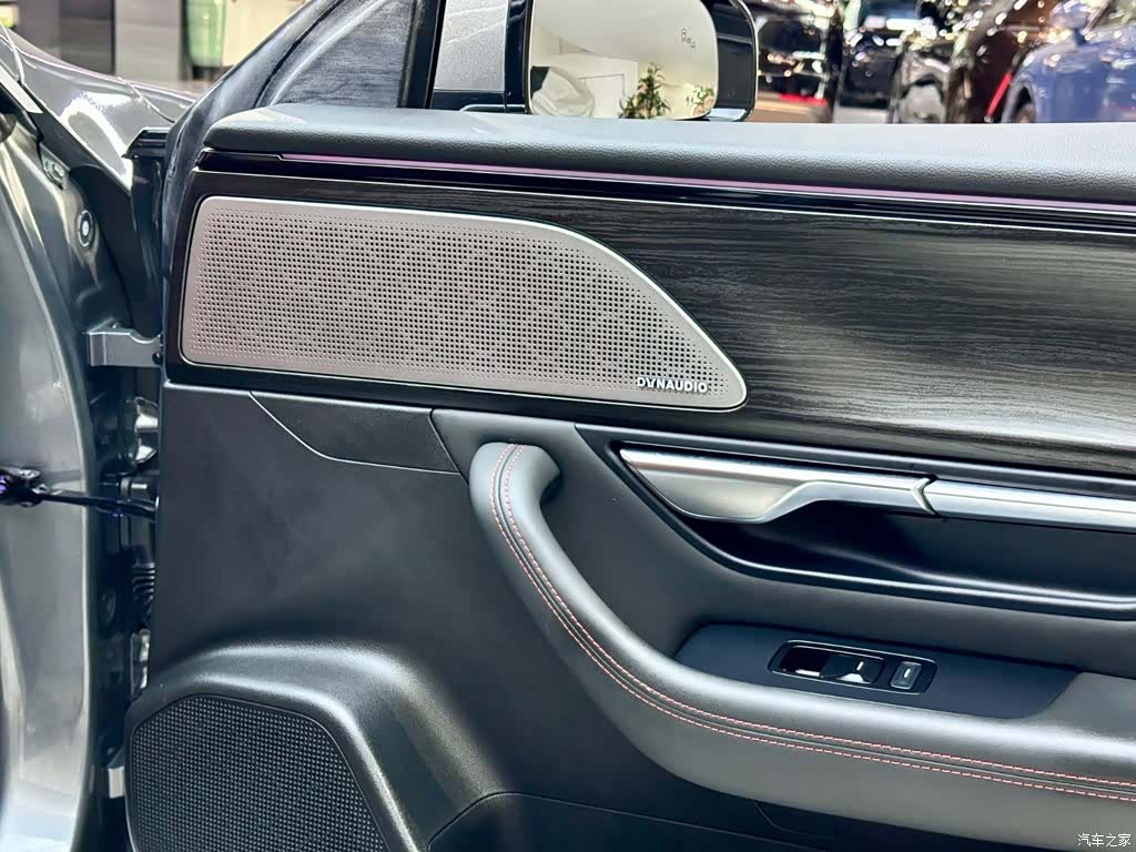 Xpeng P7, 2021 15