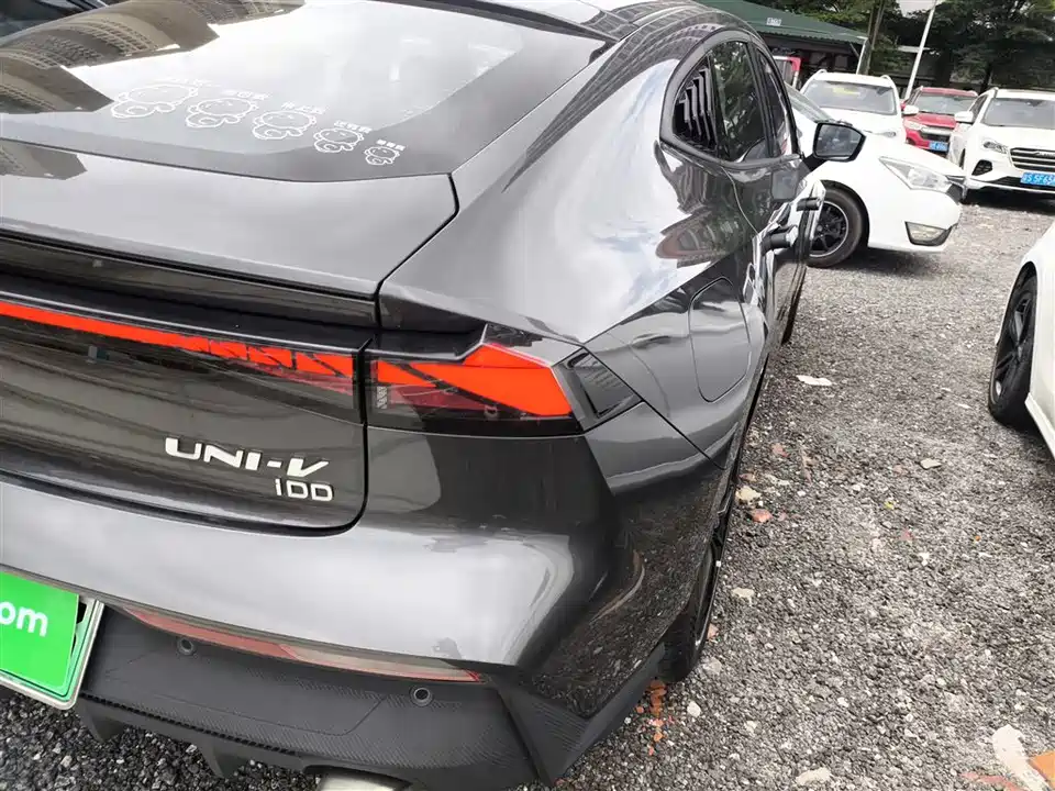 Changan UNI-V Smart iDD