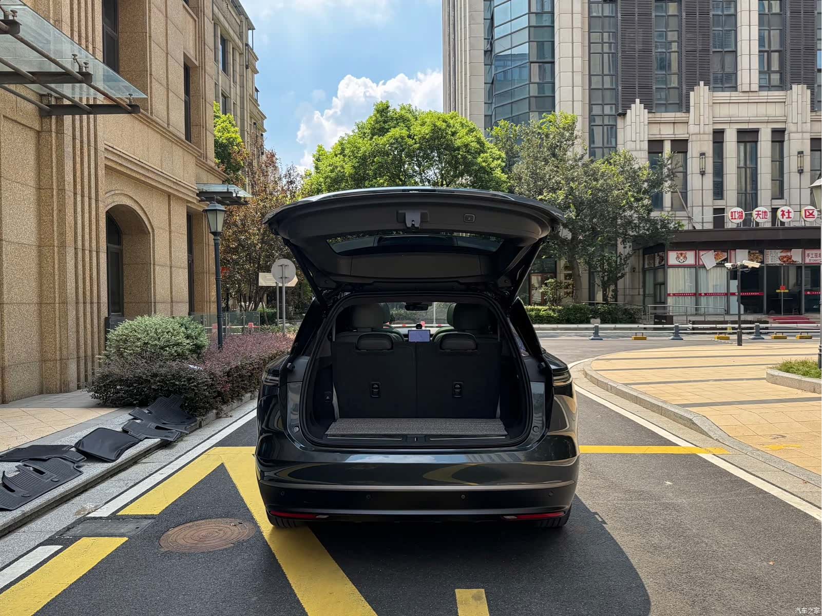 NIO ES8, 2023 17