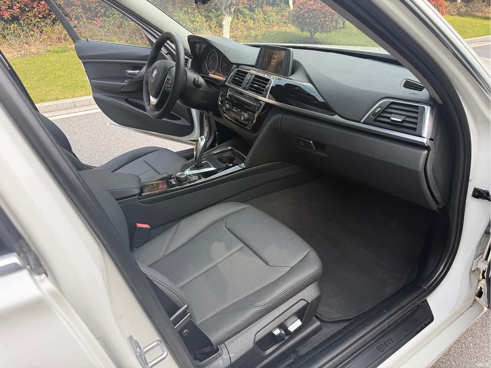 BMW 3 Series, 2016 12