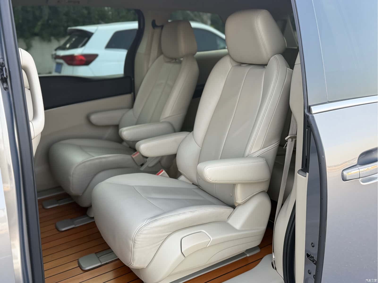 Buick GL8, 2019 12