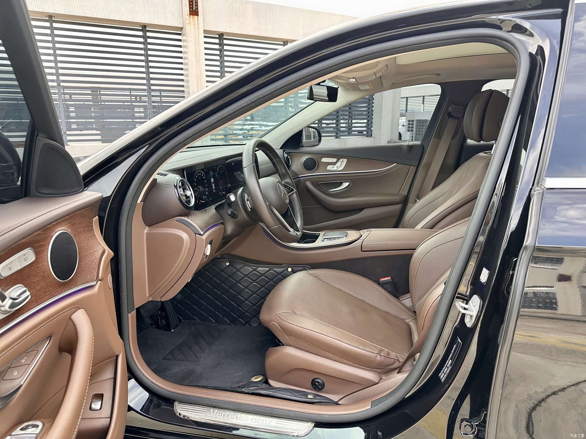 Mercedes-Benz E-Class, 2023 4