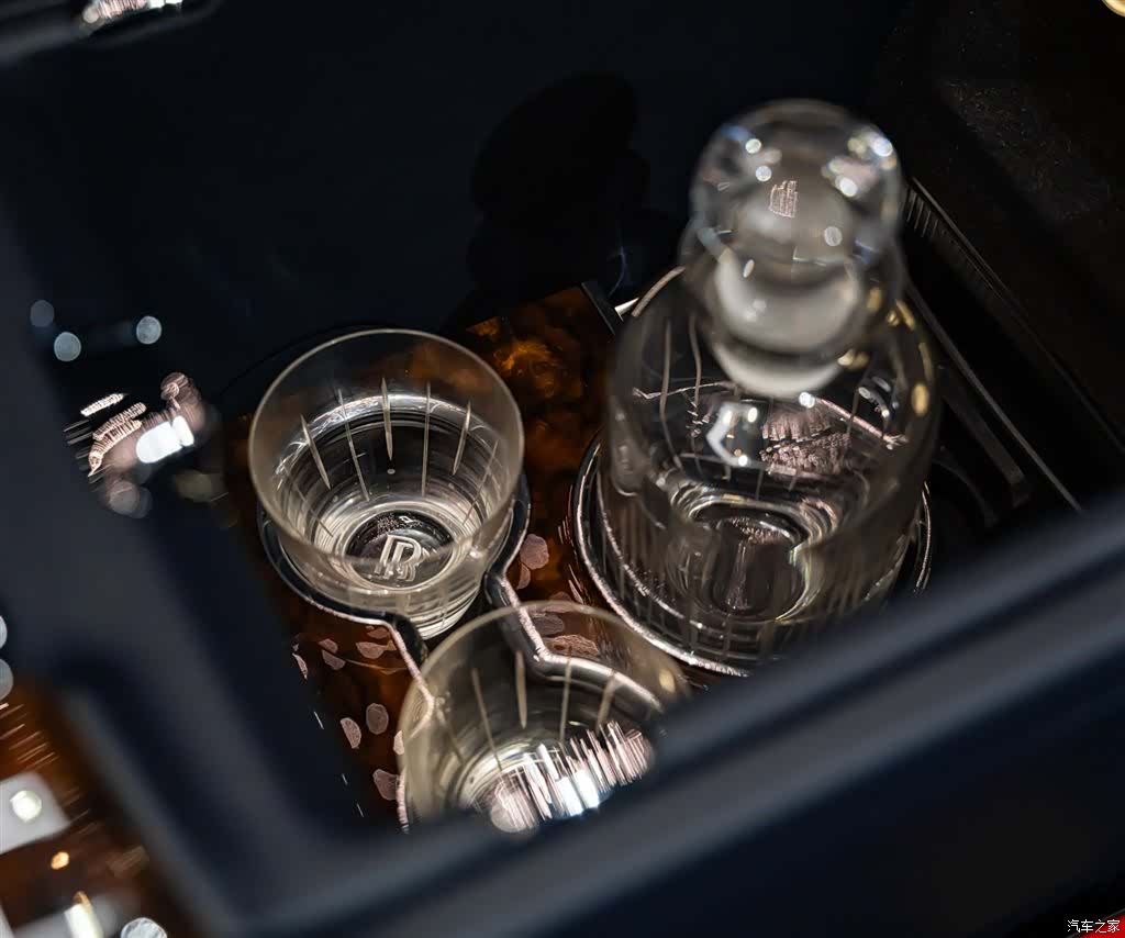 Rolls-Royce Phantom, 2019 16