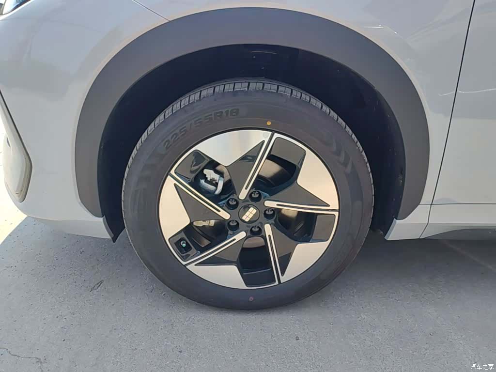 Geely Galaxy E5, 2026 25